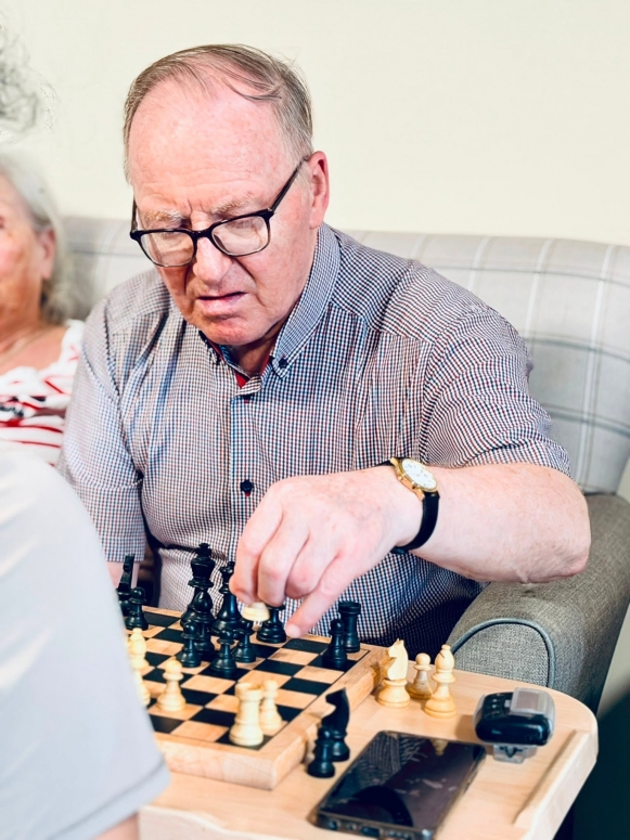 A quiet moment of strategy and focus. ♟️